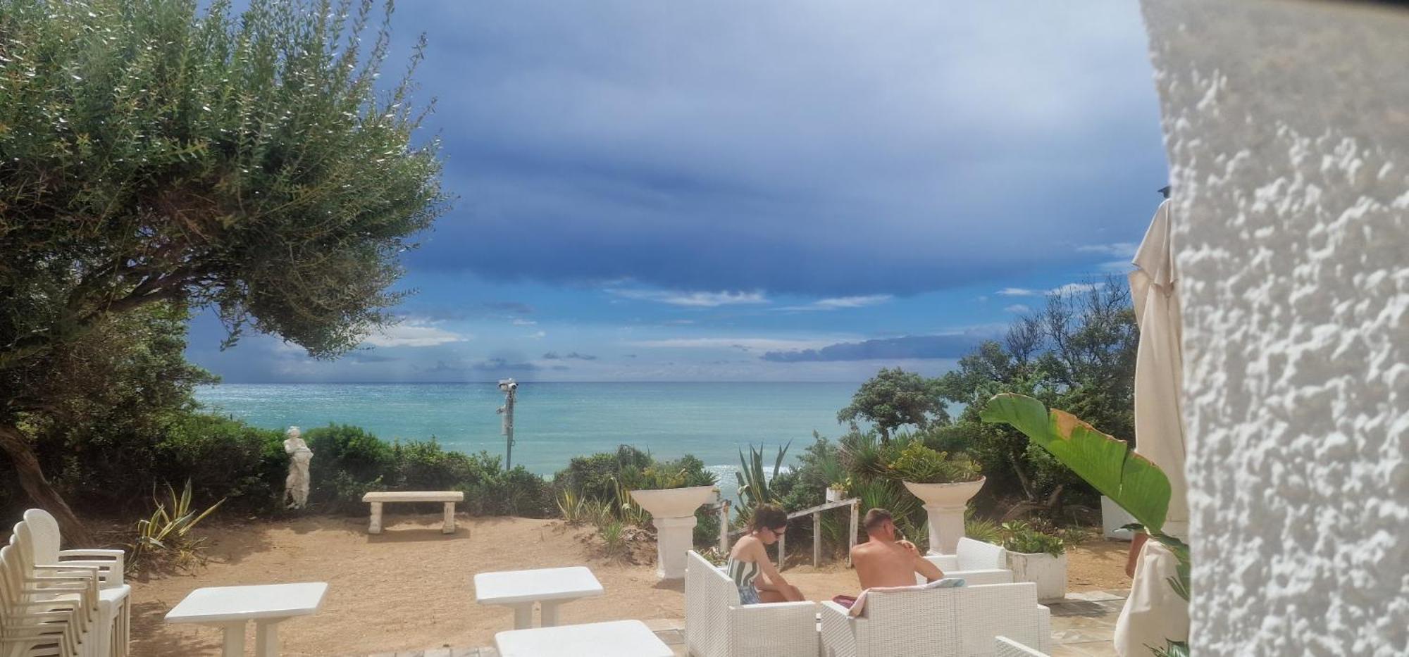 Hotel Caraibisiaco Sul Mare サン・ピエトロ・イン・ベヴァーニャ エクステリア 写真