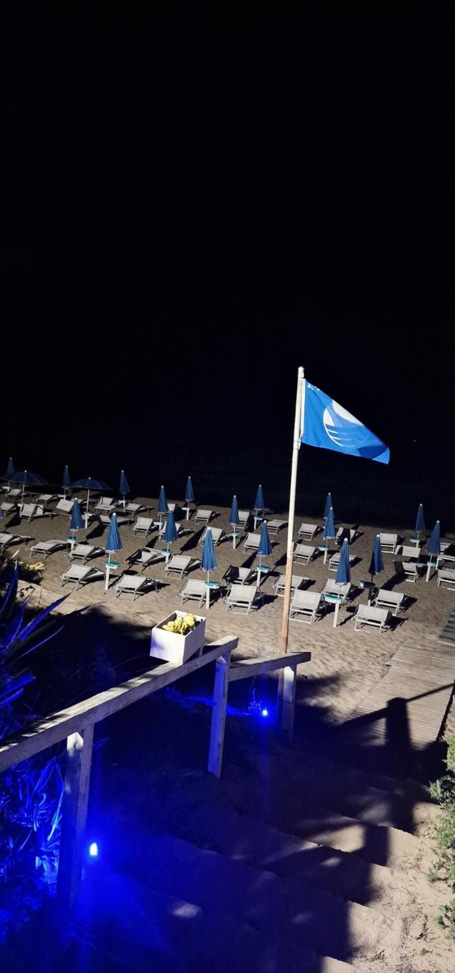 Hotel Caraibisiaco Sul Mare サン・ピエトロ・イン・ベヴァーニャ エクステリア 写真