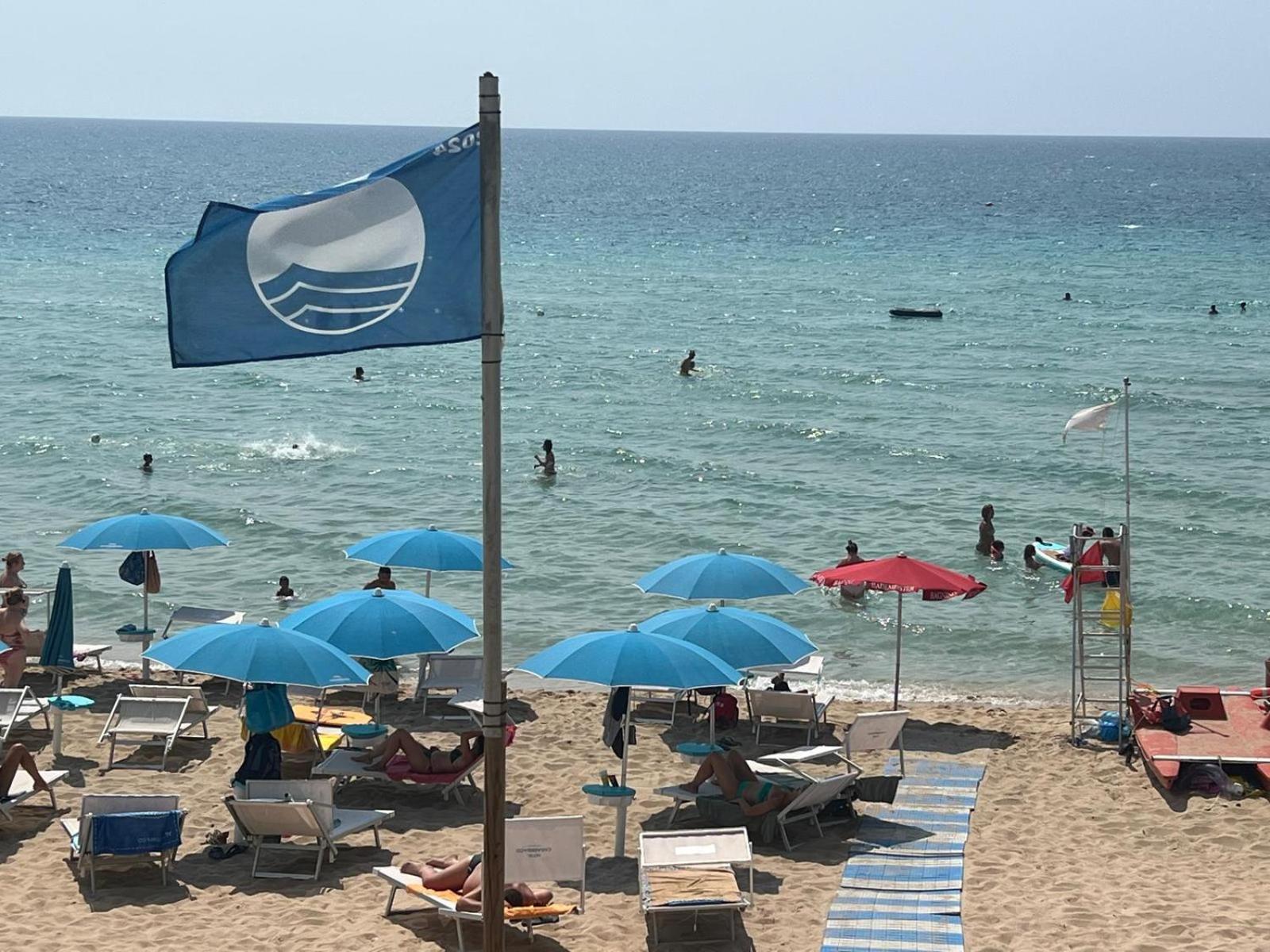 Hotel Caraibisiaco Sul Mare サン・ピエトロ・イン・ベヴァーニャ エクステリア 写真