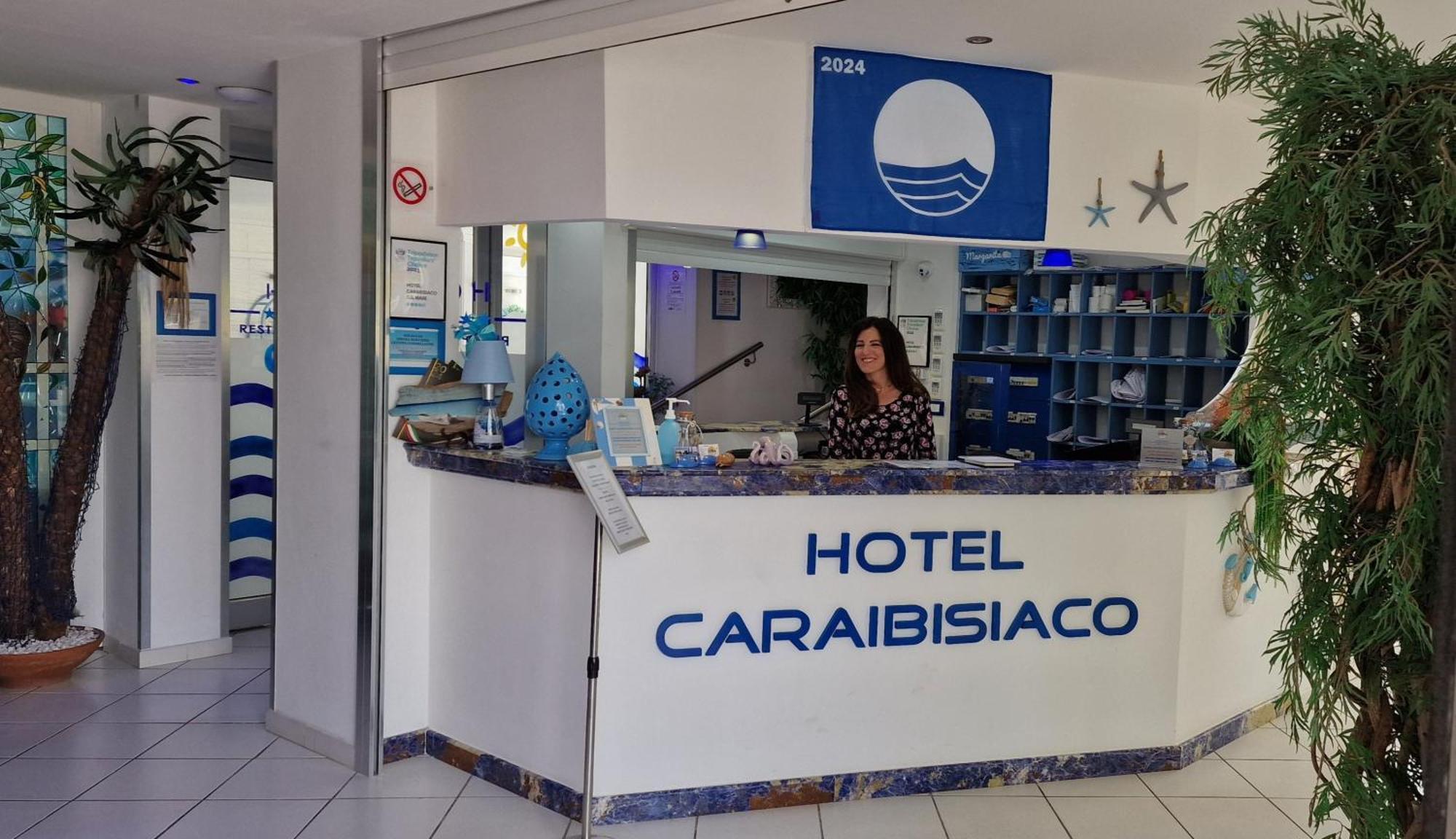 Hotel Caraibisiaco Sul Mare サン・ピエトロ・イン・ベヴァーニャ エクステリア 写真
