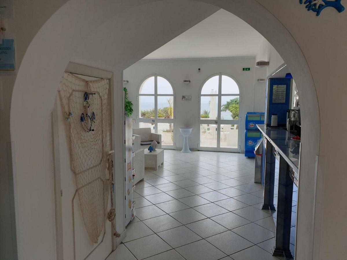 Hotel Caraibisiaco Sul Mare サン・ピエトロ・イン・ベヴァーニャ エクステリア 写真